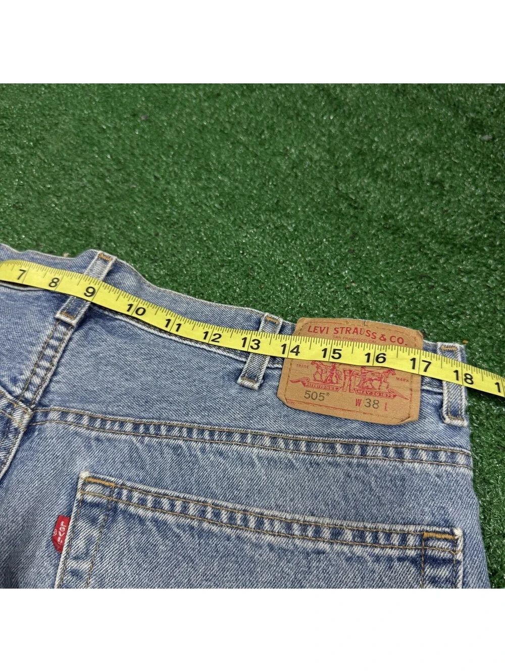 VINTAGE Levi's 505 Men Shorts 36 Blue Denim Jeans Regular Fit Straight Leg Y2K